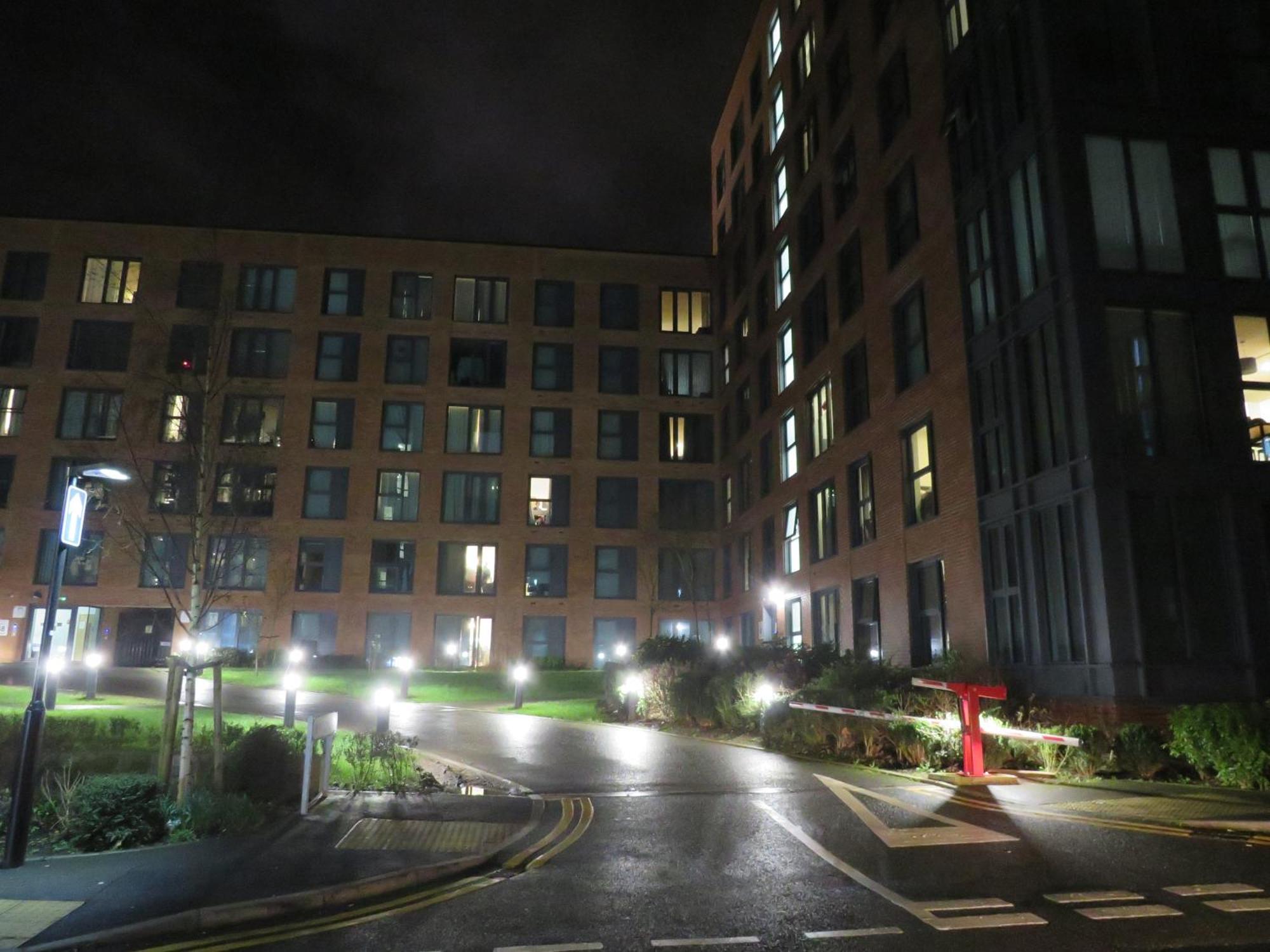 City Centre Apartment With Free Parking, 2 Bathrooms, Netflix And Wifi - Suitable For Contractors And Families - By Noor Luxury Accommodations Birmingham Exterior foto